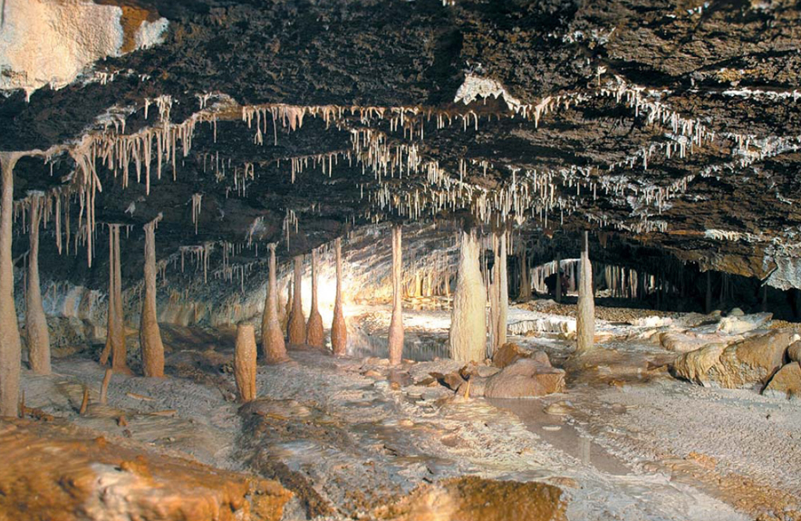 Dangcheomul Cave